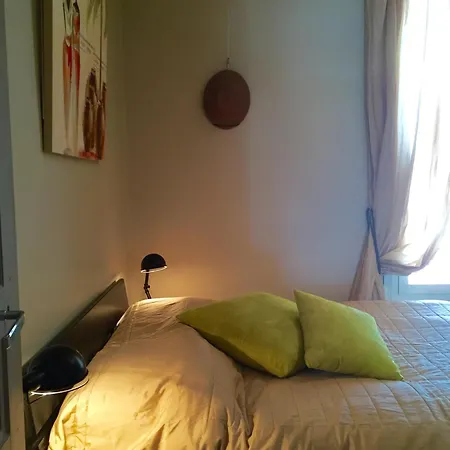 Apartment A Pierre Curie *